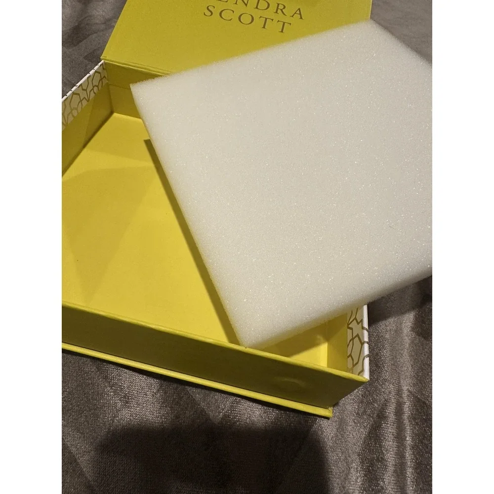 Kendra Scott‎ Yellow Jewelry Gift Box Foam Insert Magnetic Closure Storage Logo
